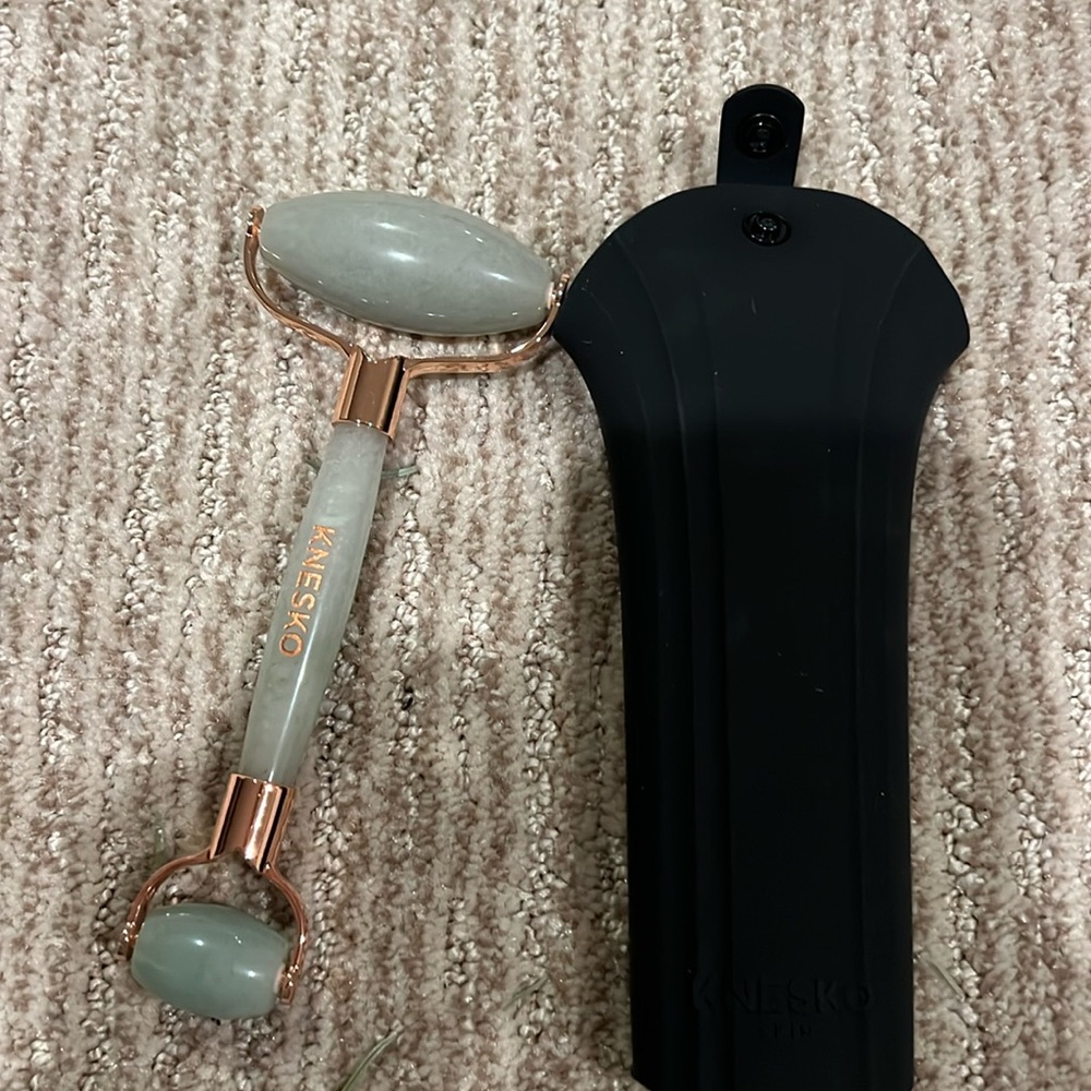 KNESKO JADE ROLLER